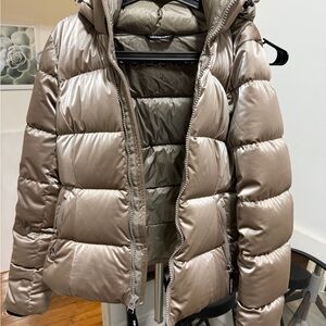 Aritzia Supersnug liquid shine Taupe Puffer Jacket